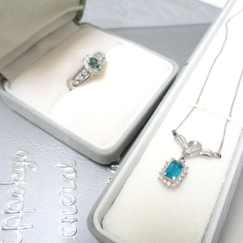 指輪やネックレスなどジュエリーのお買取りです。宝石のお買取りも、おたからやJR伊丹店まで！サムネイル