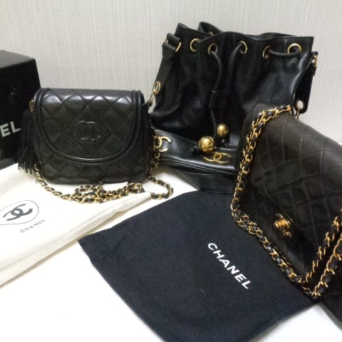 シャネルのお買取りです。バッグや財布、アクセサリー、時計など、おたからやJR伊丹店が高くお買取りいたします。サムネイル