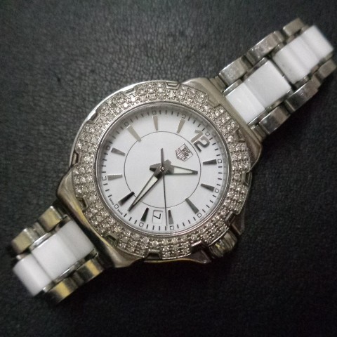 タグホイヤーのお買取りです。使っていない時計のお買取りなら、おたからやJR伊丹店にお任せください。サムネイル