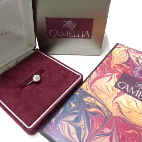 ダイヤのリングのお買取りです。宝石類もおたからやJR伊丹店にお任せください。サムネイル